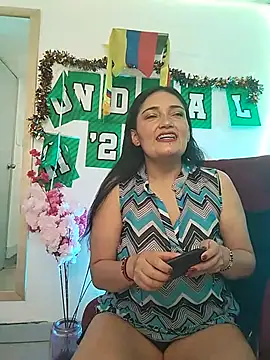 sthefy01 online show from June 24, 8:30 pm