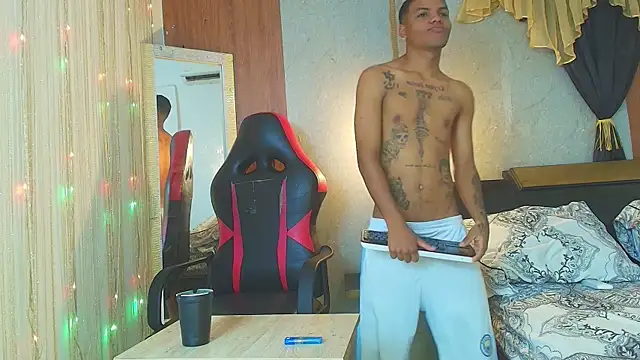 artur collins  online show from June 24, 11:37 pm