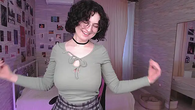 JackieApplePie online show from May 29, 9:18 am