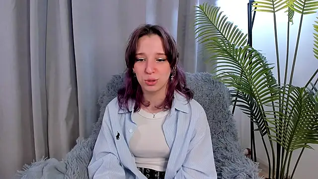 SierraDeliso online show from May 30, 12:25 pm