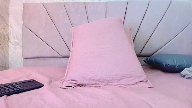 ariana florez  online show from June 30, 7:13 pm