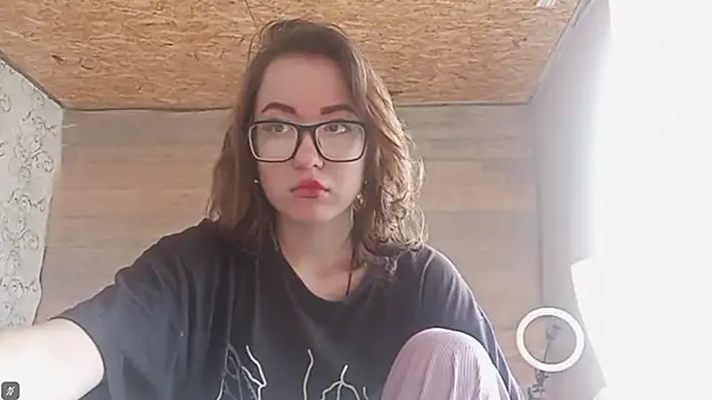 OliviaMoment online show from June 13, 10:34 am