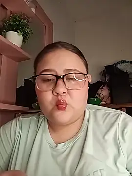 VeryGirlhot online show from June 7, 7:15 am