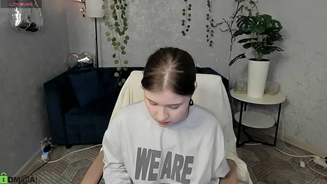 Kylie-Voss online show from June 22, 11:29 am