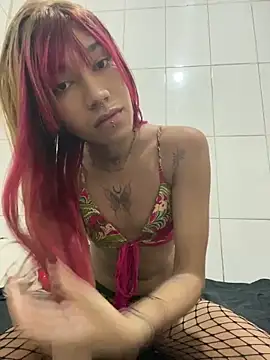 itevellyn  online show from June 12, 12:46 pm