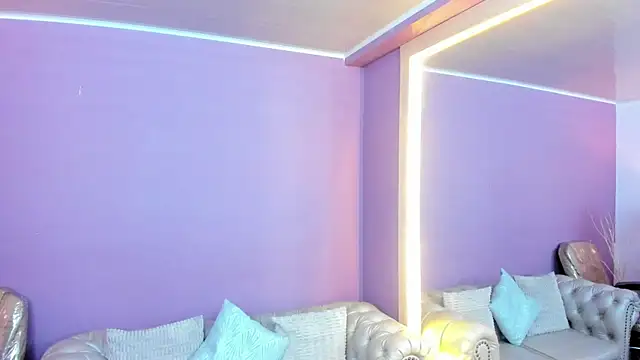amberhanks online show from June 14, 11:54 am