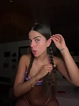 miaabelluccii online show from June 26, 12:12 am