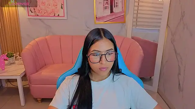 lia x a online show from June 6, 1:28 pm
