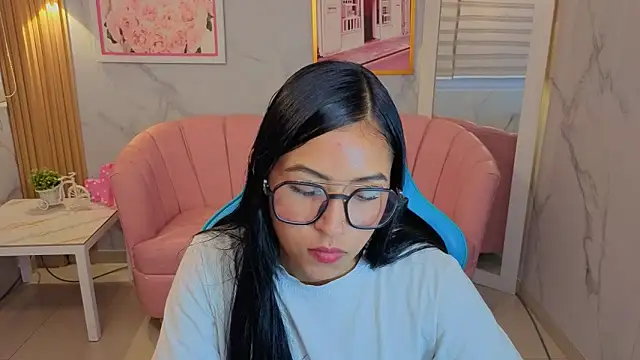 lia x a online show from June 4, 2:43 pm