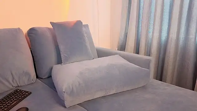 lil lisa online show from July 10, 2:01 am
