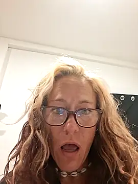 lusciouspider online show from June 22, 1:10 am