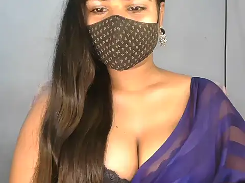 Curvy Deepa online show from June 8, 9:03 pm