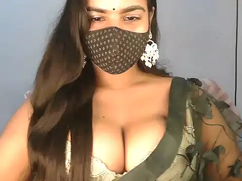 Curvy Deepa online show from June 13, 6:05 pm