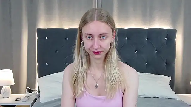 LirienVexx online show from July 8, 4:03 am