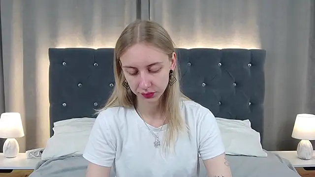 LirienVexx online show from June 24, 4:11 am