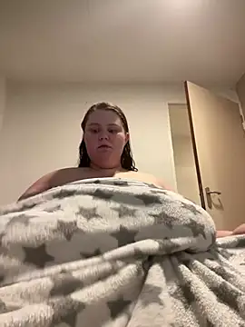 chubbyqueenbb online show from June 17, 11:22 am