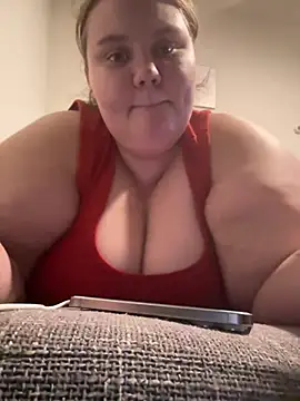 chubbyqueenbb online show from July 13, 3:51 am