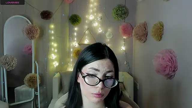 Velvet  Kiss online show from June 14, 8:31 pm