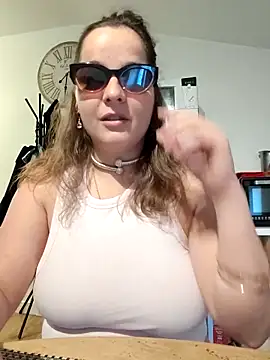 Minette  online show from June 9, 7:02 pm