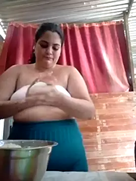 jhoaniita online show from July 20, 3:47 pm