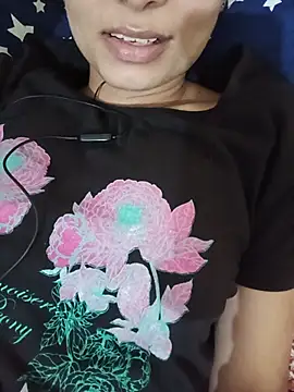 Shaina01 online show from June 16, 5:47 pm