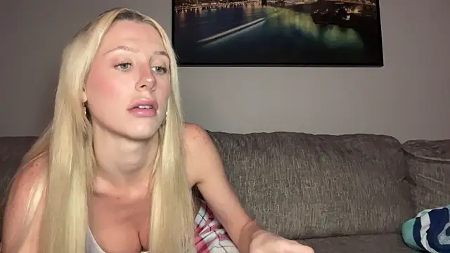 chelseapaigee online show from June 19, 3:11 am