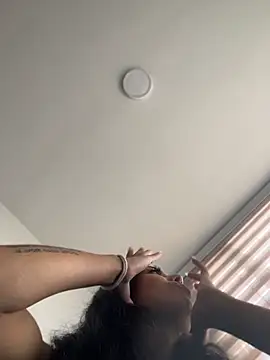 pursena  online show from July 10, 5:57 pm