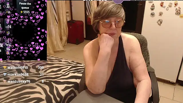 Sharon Amore online show from July 1, 6:40 pm