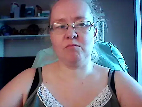 Viola27 online show from June 20, 1:36 pm