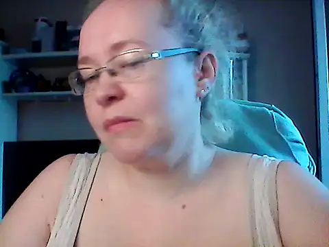 Viola27 online show from June 15, 2:28 pm
