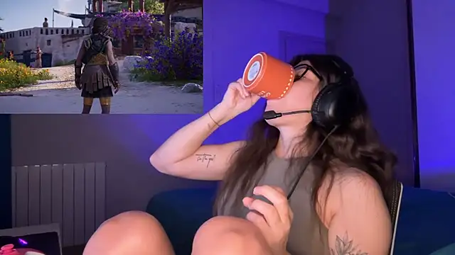 sunnykissed online show from June 12, 6:16 pm