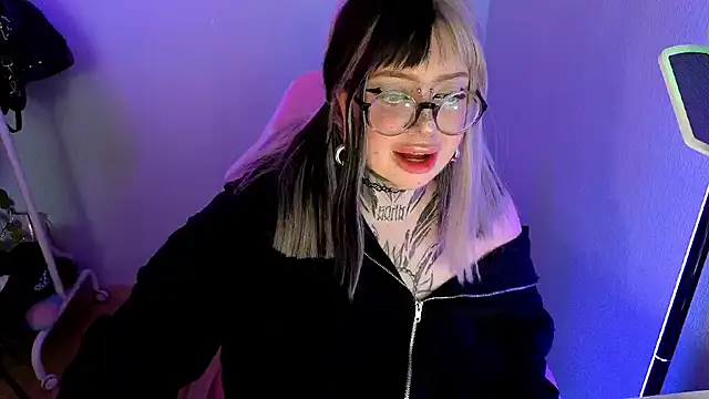 Chiibis online show from June 20, 2:31 pm