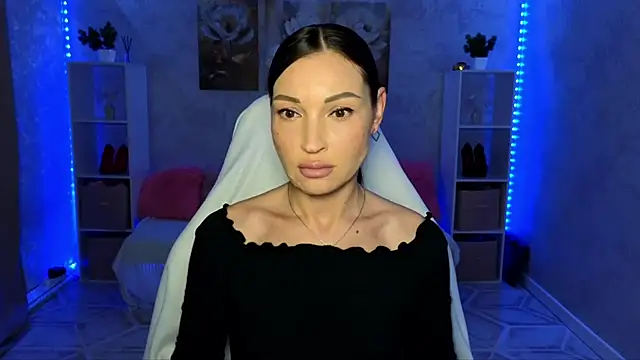 NikoleMills online show from June 26, 4:14 am