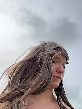 girl-Emily online show from July 7, 6:47 am