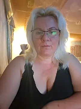 VikaRaine555 online show from July 12, 7:47 pm