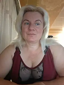 VikaRaine555 online show from July 22, 7:26 pm