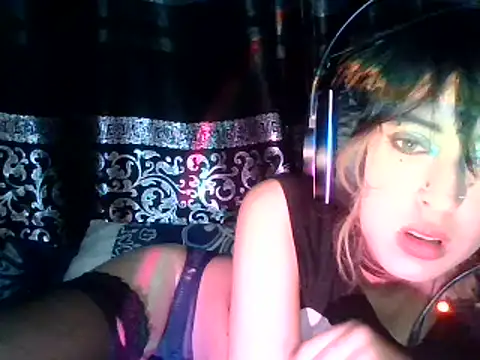 kittenpasive30 online show from June 26, 4:36 am