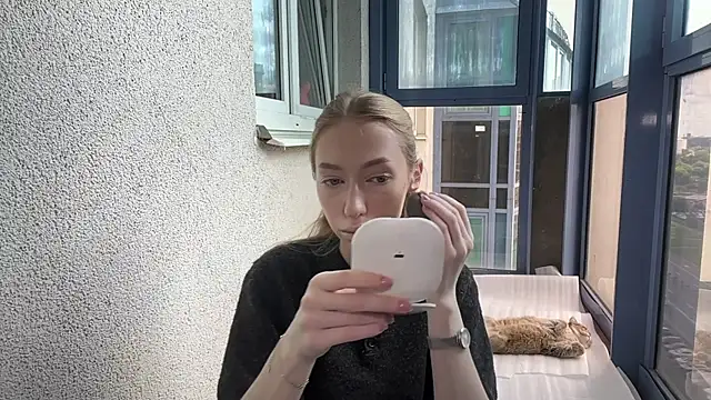 TraceyHowey online show from July 9, 9:22 am