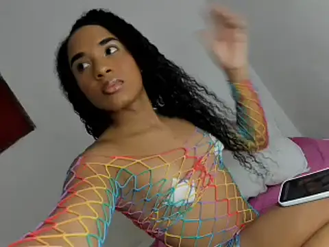 Nassoumi Reyes online show from July 30, 9:10 am