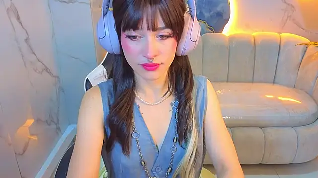 Lily Tx online show from July 1, 12:48 pm