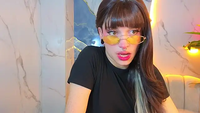 Lily Tx online show from July 16, 1:37 pm