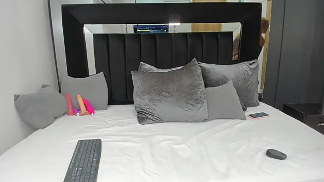 alana gloow online show from July 30, 11:27 pm