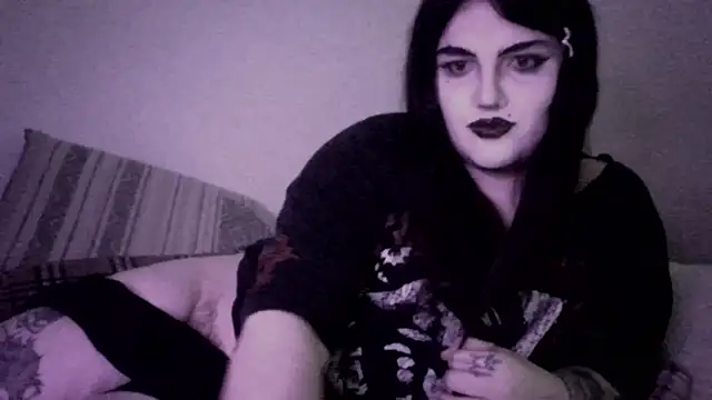 sundaygoth online show from August 7, 5:42 pm