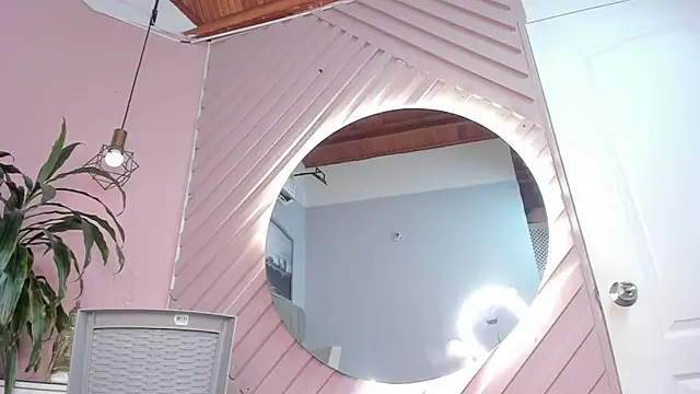 chloe bellarose online show from June 17, 11:44 am