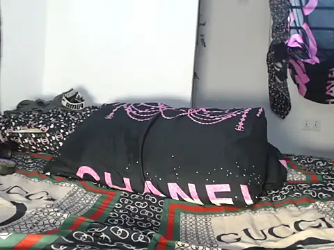 camillasoofine online show from June 21, 7:01 am