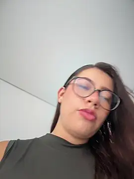 Saracalderon online show from July 14, 1:16 pm