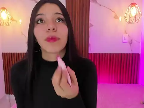 MadissonLewis1 online show from June 27, 1:28 pm