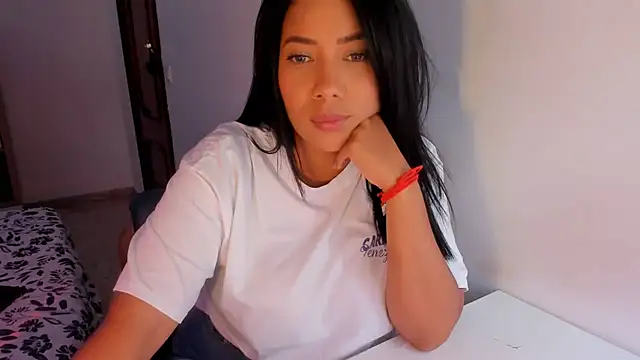 NicolePasqualott online show from July 22, 6:20 pm