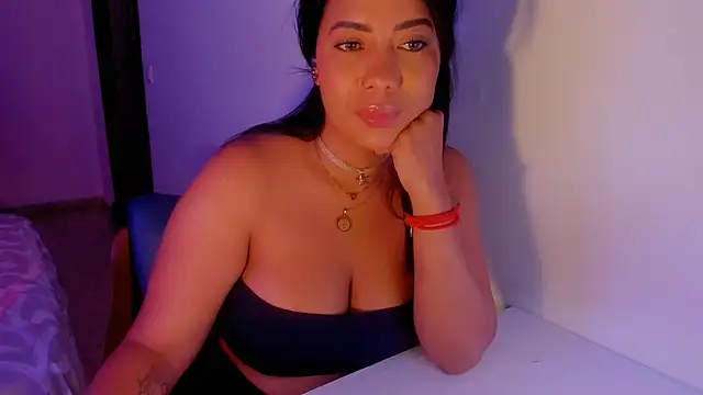 NicolePasqualott online show from July 5, 8:03 pm