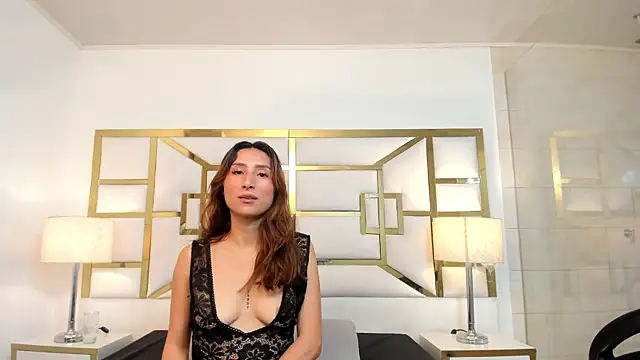 VivieneLuxe online show from July 15, 3:55 am